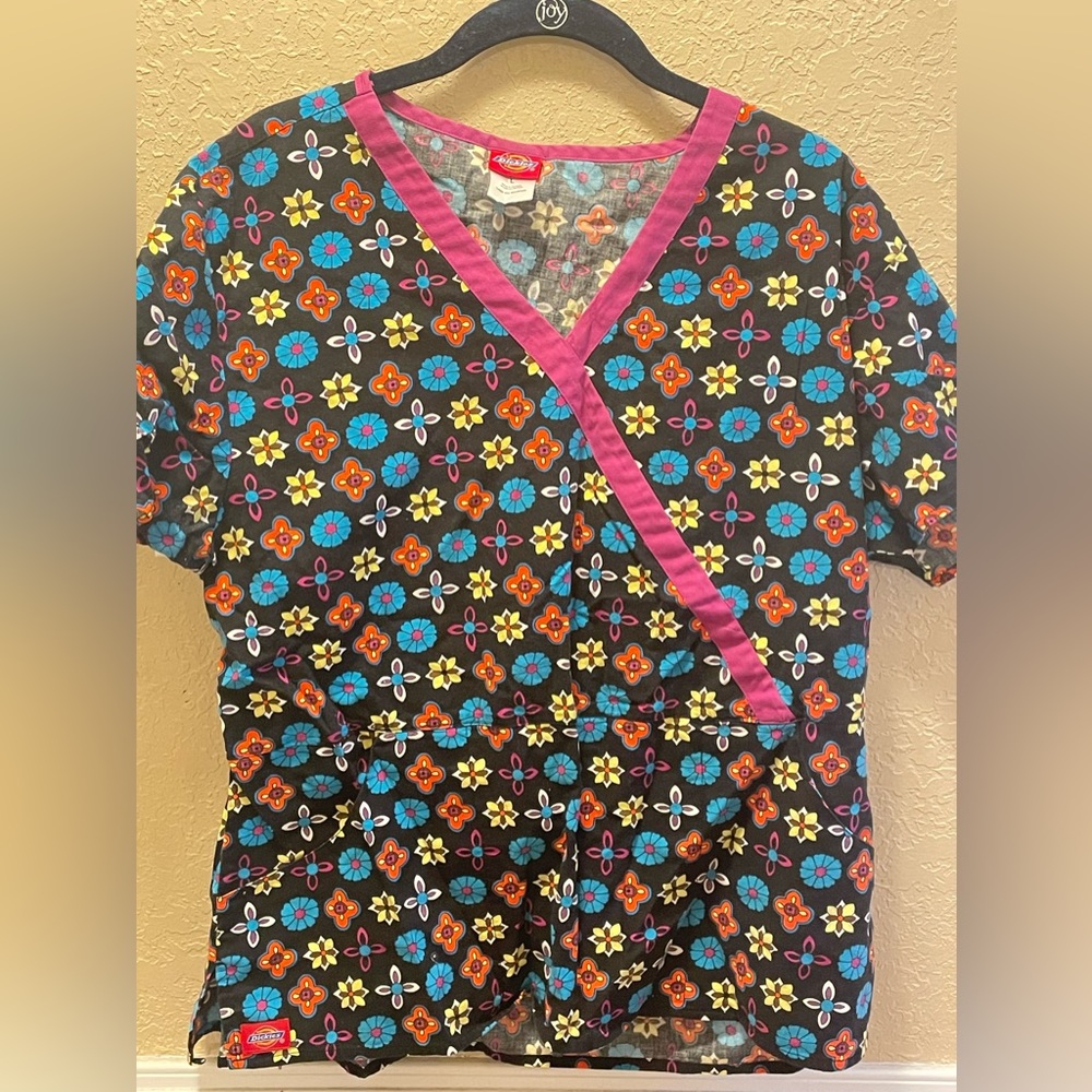 Dickies scrub top